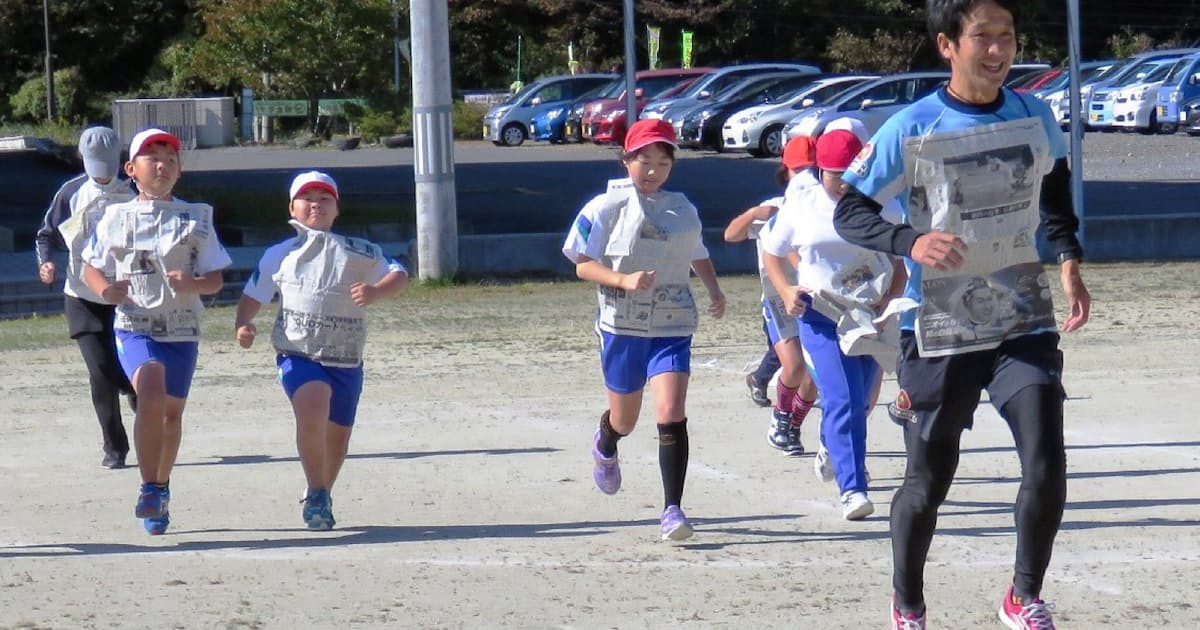 パタパタ走り直すには 子どもに正しい走り方を 上 日本経済新聞 パタパタ走り直すには 子どもに正しい走り方を 上 日本経済新聞