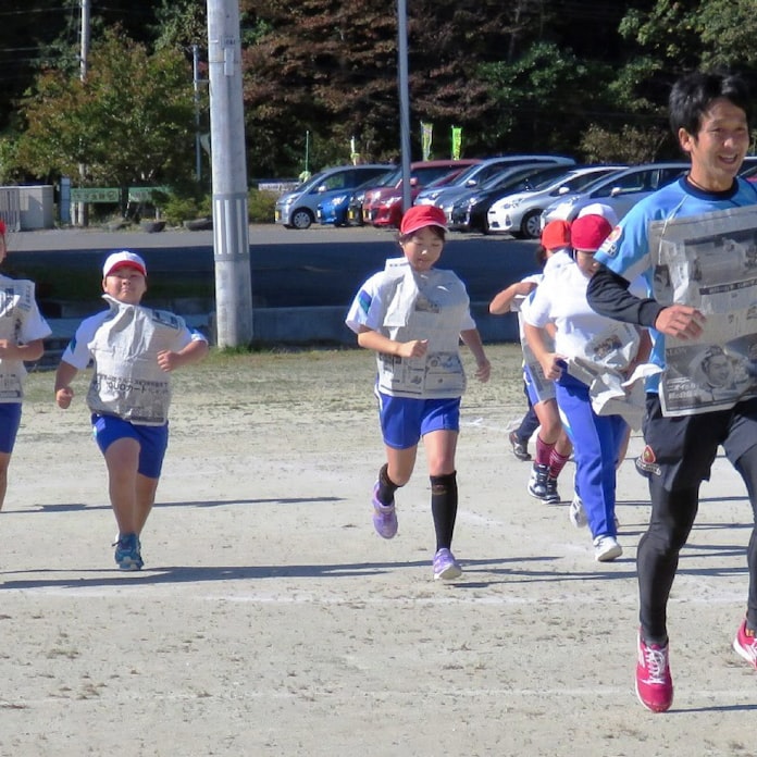 パタパタ走り直すには 子どもに正しい走り方を 上 日本経済新聞 パタパタ走り直すには 子どもに正しい走り方を 上 日本経済新聞
