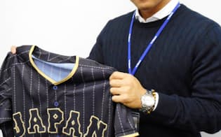 ユニホームなどを担当する杉本さん。野球にかける思い、世界一にかける思いをチームジャパンで共有する