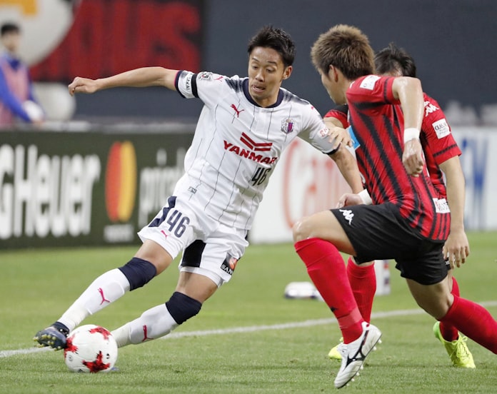 サッカー日本 W杯ロシア大会へ試練のuae戦 日本経済新聞 サッカー日本 W杯ロシア大会へ試練のuae戦 日本経済新聞