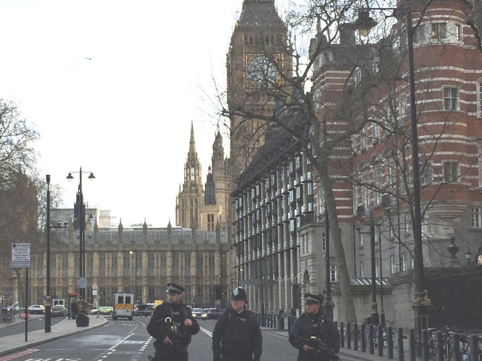 英国テロ イスラム国 が犯行声明 実行犯は英国生まれ 日本経済新聞 英国テロ イスラム国 が犯行声明 実行犯は英国生まれ 日本経済新聞