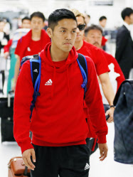サッカー日本代表 Uae戦から帰国 練習は中止 日本経済新聞