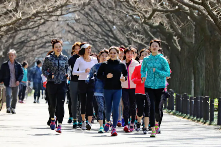 スポーツの春 女性客取り込め 大手用品メーカー奔走 Nikkei Style スポーツの春 女性客取り込め 大手用品メーカー奔走 Nikkei Style