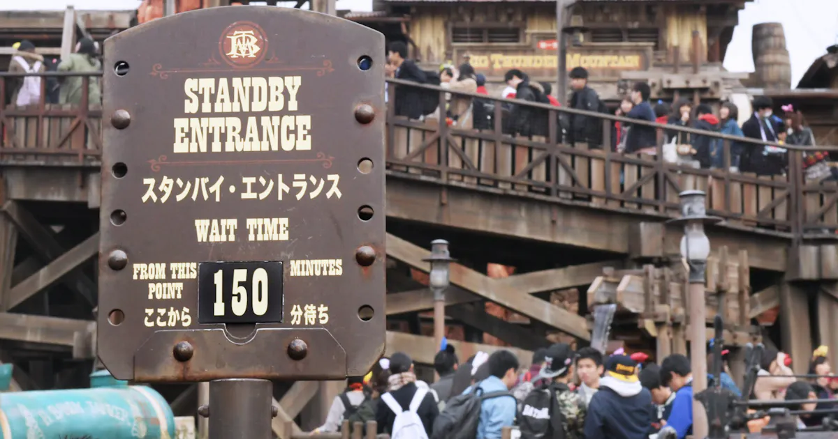夢の国でも長時間待ちイヤ 東京ディズニーに陰り 日本経済新聞 夢の国でも長時間待ちイヤ 東京ディズニーに陰り 日本経済新聞