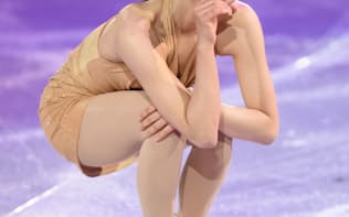 ソチ五輪のフィギュアスケートエキシビションで演技する浅田真央選手（2014年2月）