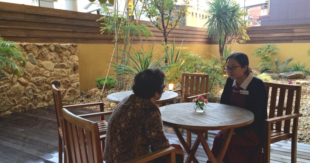 高級老人ホーム広がる 日本経済新聞 高級老人ホーム広がる 日本経済新聞