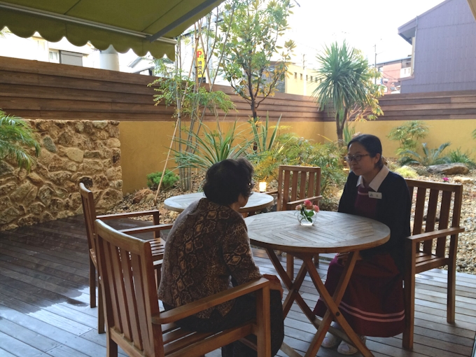 高級老人ホーム広がる 日本経済新聞