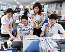 クールビズ始まる 13年目 認知度向上 日本経済新聞 クールビズ始まる 13年目 認知度向上 日本経済新聞