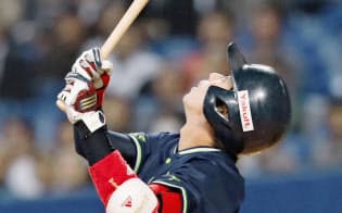 ヤクルト・山田は4月末の打率が1割台と低迷した=共同 ヤクルト・山田は4月末の打率が1割台と低迷した=共同