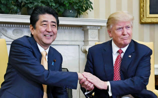 安倍首相はG7でトランプ大統領に対する欧州各国の警戒感を和らげたい考え=共同 安倍首相はG7でトランプ大統領に対する欧州各国の警戒感を和らげたい考え=共同