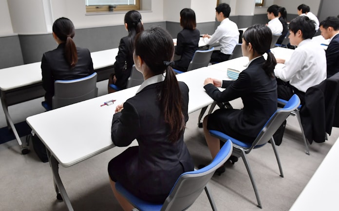就活生40万人 あとはやるだけ 面接解禁ドキュメント 日本経済新聞 就活生40万人 あとはやるだけ 面接解禁ドキュメント 日本経済新聞