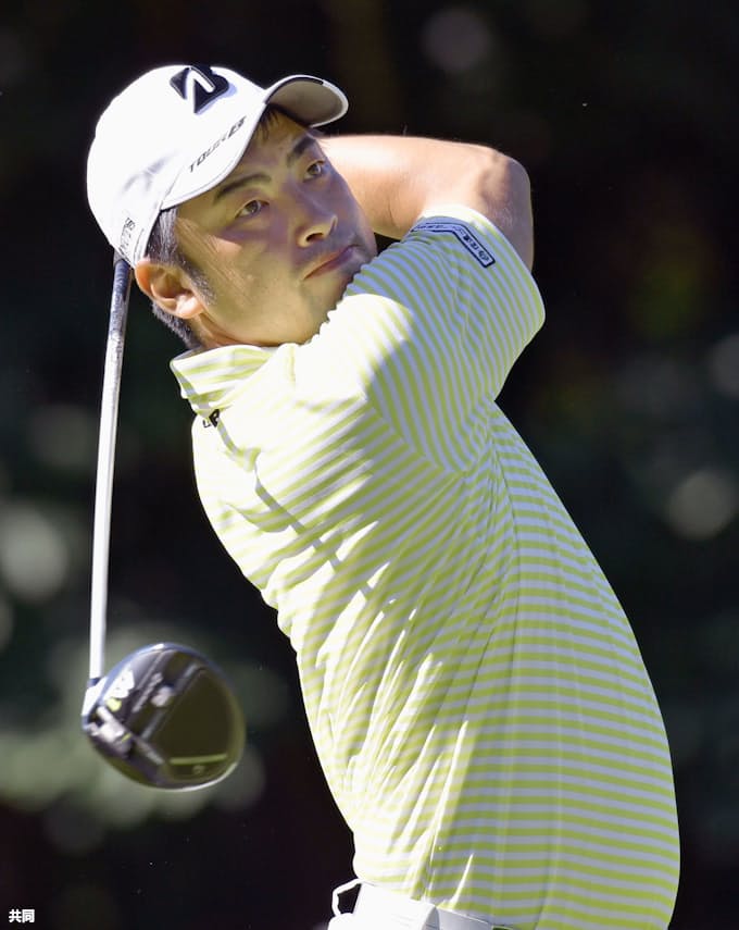 キュー暫定首位 ツアー選手権ゴルフ 日没順延 日本経済新聞