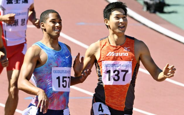 飯塚 歴代7位の10秒08 陸上男子100 写真 共同 日本経済新聞