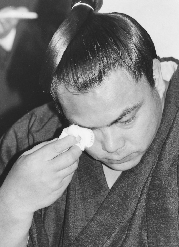 宮里藍に思う トッププロ引退の葛藤 日本経済新聞