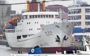 ロシアは北朝鮮への支援を隠そうとしなくなってきた（写真は5月18日、ロシアのウラジオストク港に入港した北朝鮮の貨客船「万景峰号」）