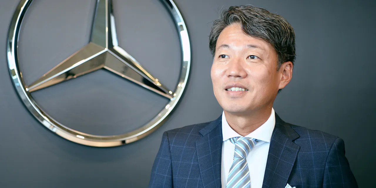 アメリカンスクールから早実 ベンツに飛び込み入社 上野社長のバランス感覚 Nikkei Style