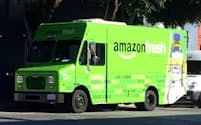 アマゾン・ドット・コムの生鮮食品を宅配する自前のトラック（シアトル）