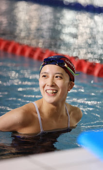 五輪メダル級記録で初v 競泳 大橋悠依 上 日本経済新聞 五輪メダル級記録で初v 競泳 大橋悠依 上 日本経済新聞