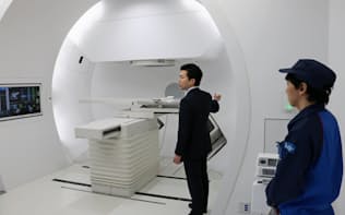 大阪市内で初となる陽子線治療施設は8月の開業を目指す（大阪市）