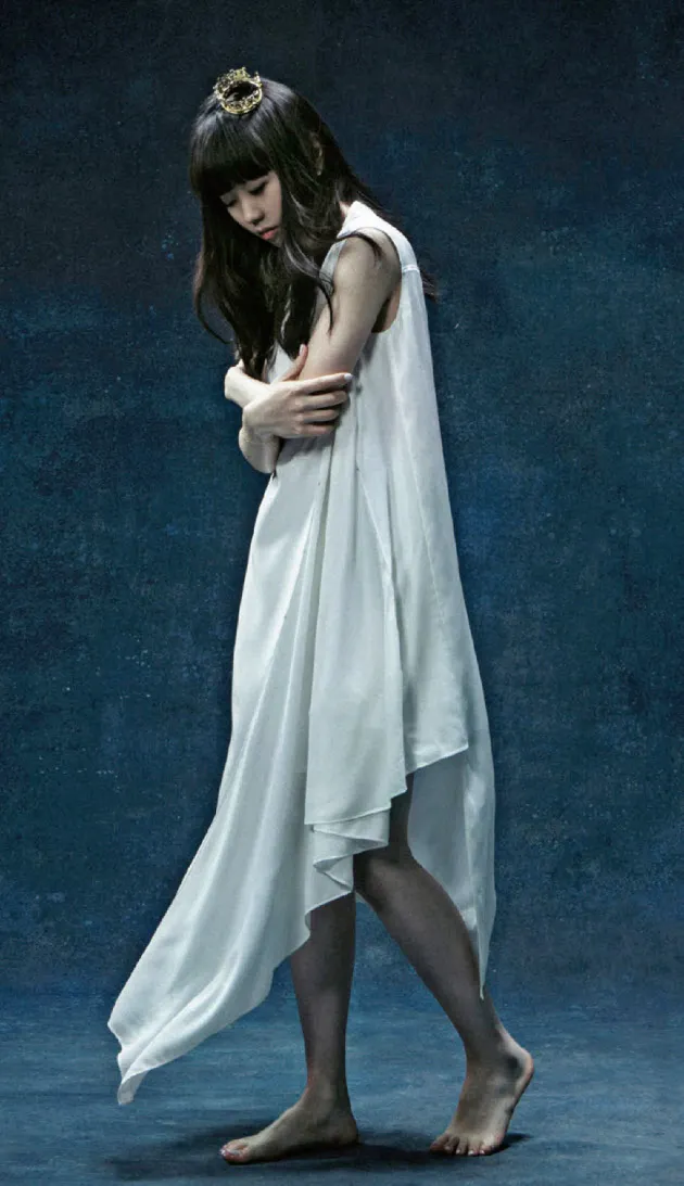Aimer 初のベスト 幻想的な歌声で 振り幅広く Nikkei Style Aimer 初のベスト 幻想的な歌声で 振り幅広く Nikkei Style