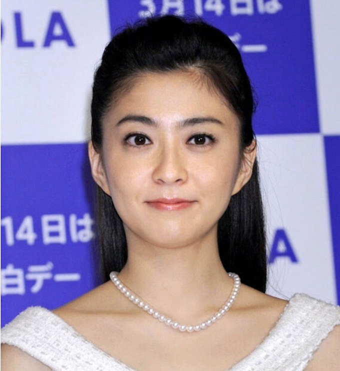 フリーアナウンサーの小林麻央さんが死去 乳がん闘病 34歳 日本経済新聞