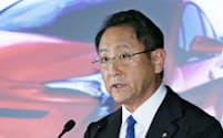 トヨタ自動車の豊田章男社長の役員報酬は3億円強に減った