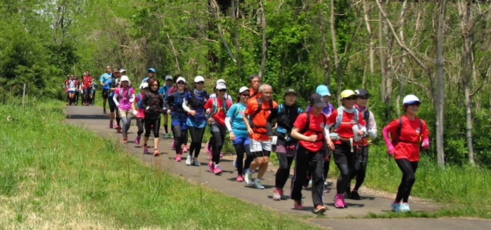 日差しから体守る ランニングのお役立ちアイテム 日本経済新聞