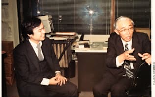 佐々木正氏（写真右)は孫正義氏が日本ソフトバンクを設立してからも相談相手となった