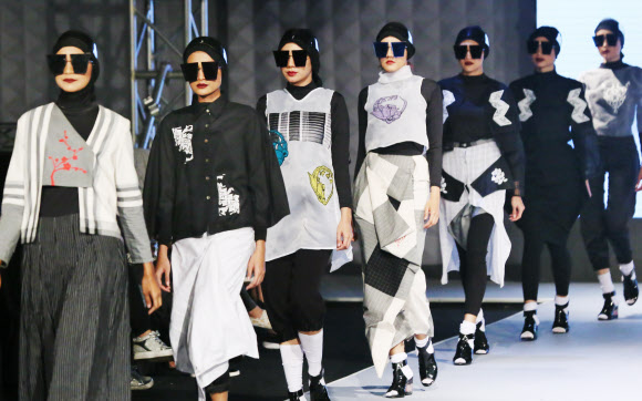 絶景 異景 ファッションいろいろ こだわりの装い 日本経済新聞 絶景 異景 ファッションいろいろ こだわりの装い 日本経済新聞