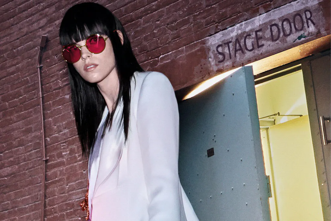 サングラス女子 小顔効果に的 トレンドは丸く大きく Nikkei Style サングラス女子 小顔効果に的 トレンドは丸く大きく Nikkei Style