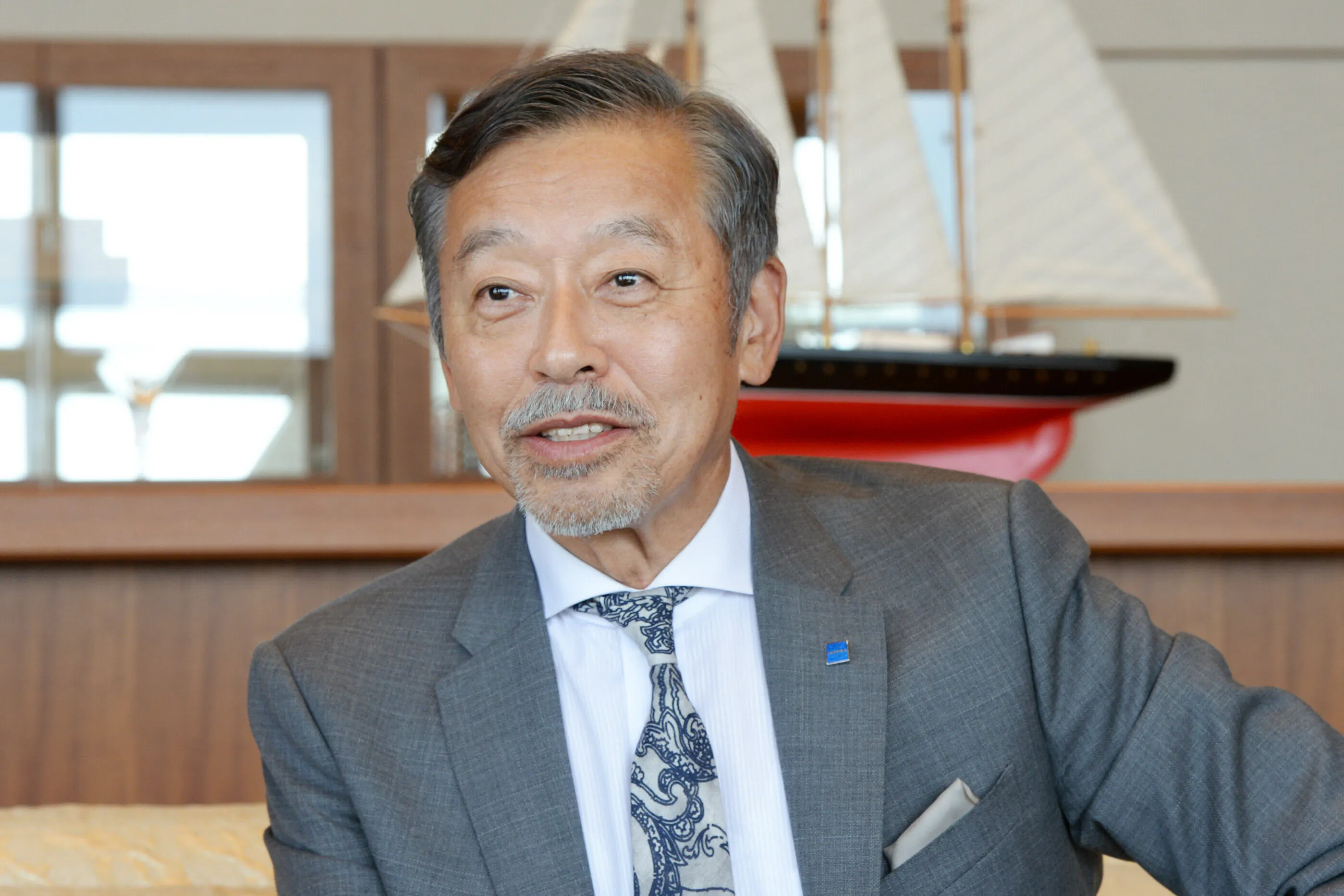 スーツにノータイ 世界ではあまり見かけませんね Nikkei Style スーツにノータイ 世界ではあまり見かけませんね Nikkei Style