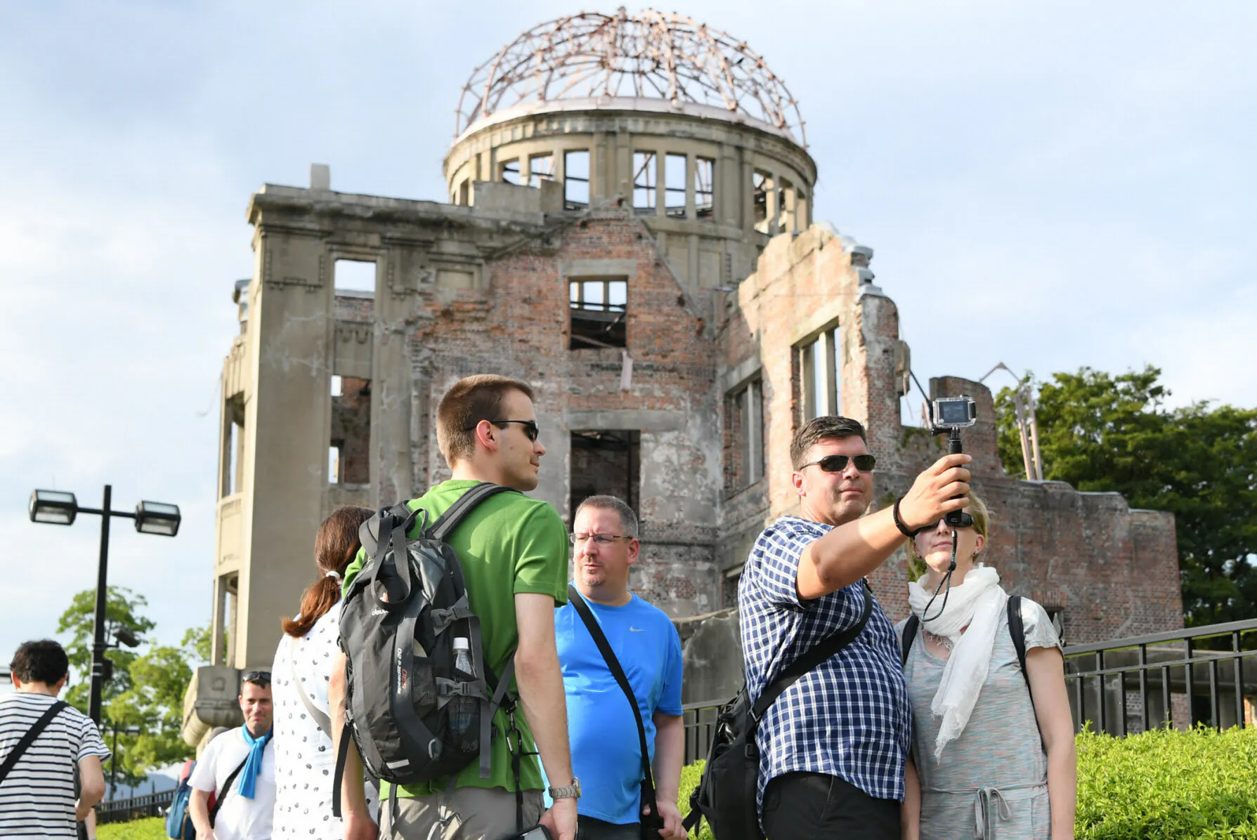 8月は鎮魂の月 外国人が見た広島 長崎 沖縄 Nikkei Style 8月は鎮魂の月 外国人が見た広島 長崎 沖縄 Nikkei Style