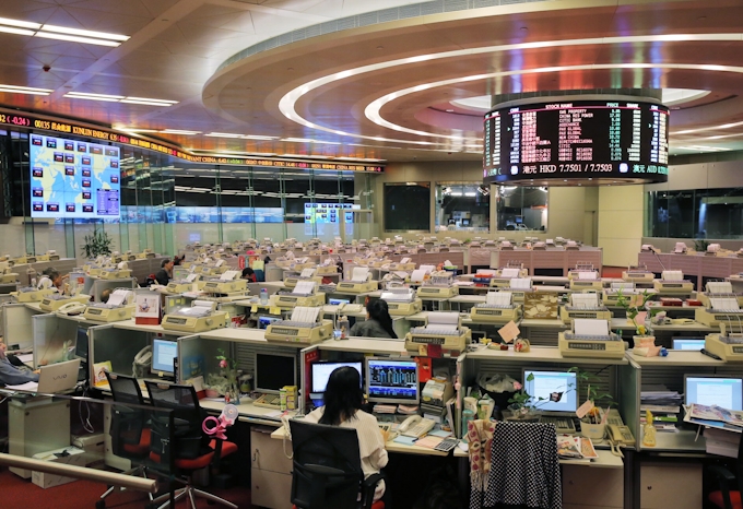 香港取引所 立会場 10月末で廃止 日本経済新聞