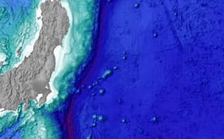 東日本の海底地形図。下北半島沖から房総半島沖まで南北に走る濃い青色の場所が日本海溝。画像提供は海洋台帳（海上保安庁）