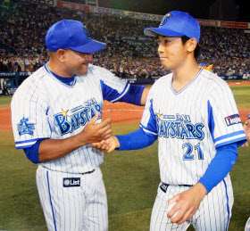 プロ野球 監督の座も外国人と争う時代 日本経済新聞