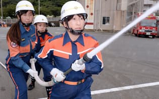 神奈川県横須賀市の女性消防隊「はまゆう隊」