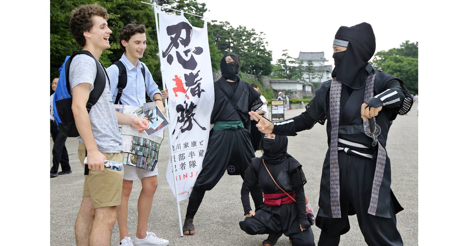 侍と忍者は今もいる 訪日客に大人気 人手不足に オリパラ Nikkei Style