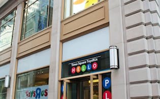 米玩具大手トイザラスが、米ニューヨークの繁華街タイムズスクエアに復活させた店舗=8月26日（共同）