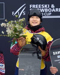 15歳戸塚 初挑戦で優勝 スノボw杯ハーフパイプ 日本経済新聞