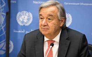 13日、国連本部で記者会見するグテレス国連事務総長（ニューヨーク）=国連提供