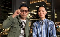 クリエイティブディレクターの鈴木哲也さん（左）とファッションスタイリストの清水奈緒美さん