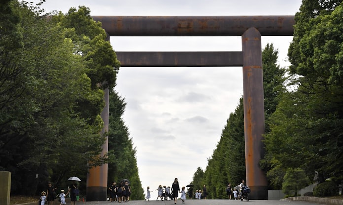 今昔まち話 靖国神社の大鳥居 時代映して姿変え 日本経済新聞 今昔まち話 靖国神社の大鳥居 時代映して姿変え 日本経済新聞