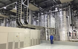 北海道電力が導入し実証試験に取り組む大型蓄電池システム（勇払郡安平町の南早来変電所、北海道電力提供）