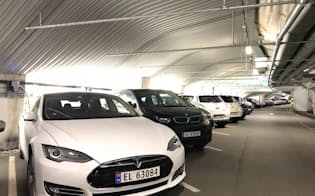 冷戦時代の地下シェルターがEV専用駐車場に生まれ変わった（ノルウェー・オスロ）