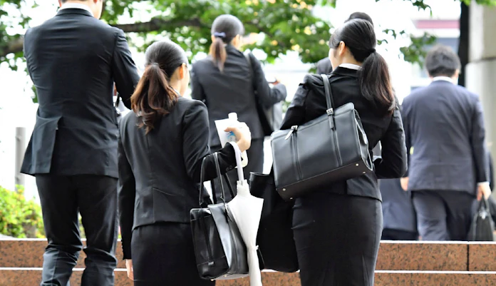 企業が学生を スカウト ベネッセとパーソルが就活サイト 日本経済新聞