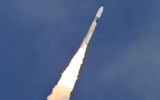打ち上げられるH2Aロケット26号機（2014年12月3日、種子島宇宙センター） 
