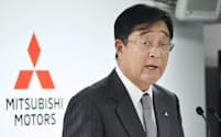 中期経営計画を発表する三菱自動車の益子修CEO（18日午後、東京都港区）