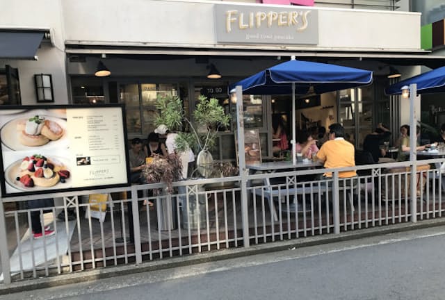ベイクルーズのパンケーキ店「フリッパーズ」は海外に進出（東京都武蔵野市）