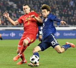 日本 ベルギーに0 1で敗れる サッカー親善試合 写真 共同 日本経済新聞
