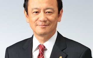 トヨタ常務役員に女性 生え抜き初、人事を前倒し: 日本経済新聞